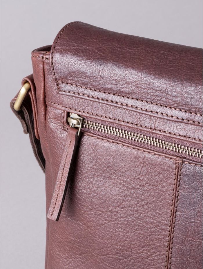 Keswick Medium Leather Messenger Bag