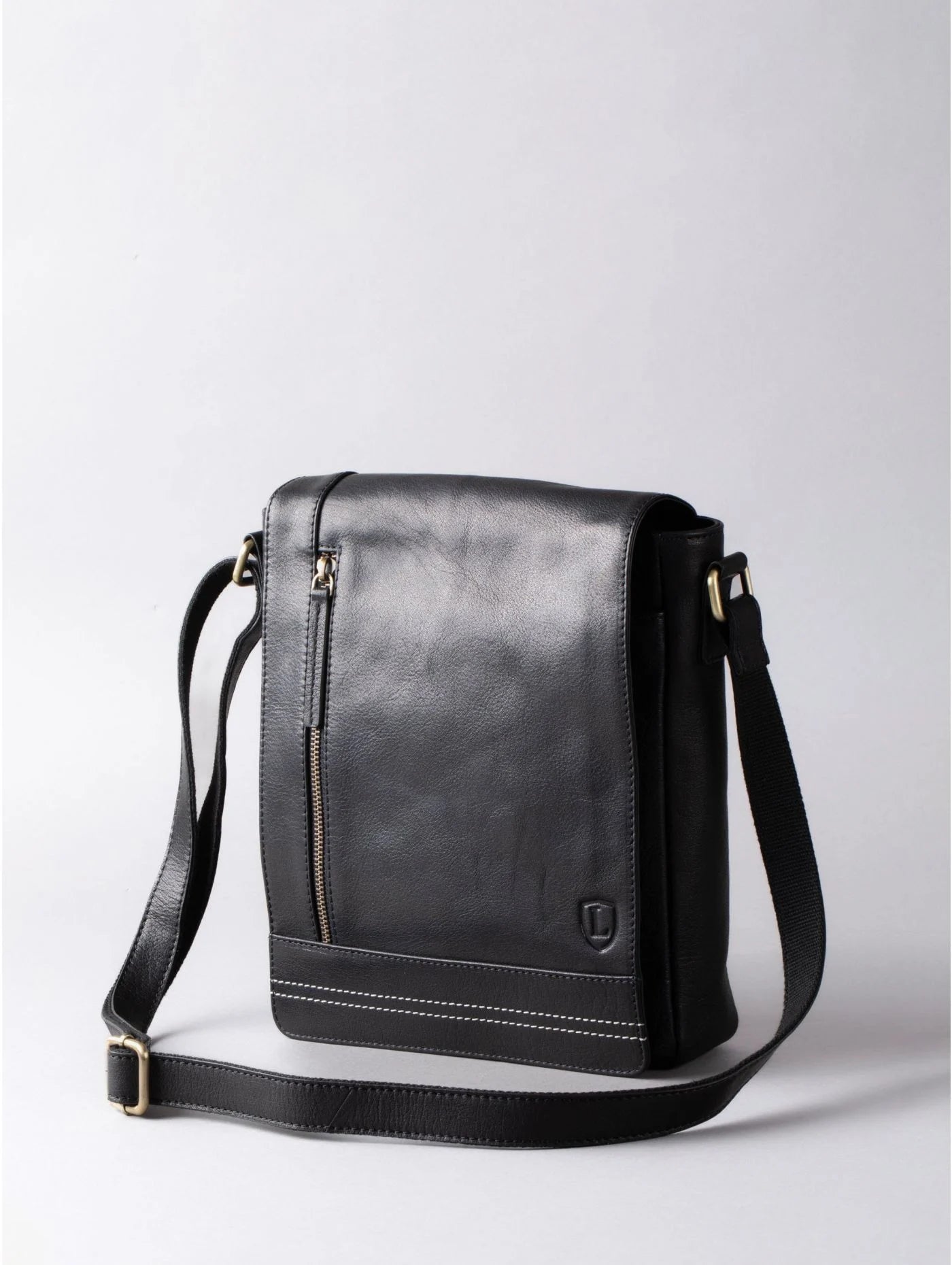 Keswick Medium Leather Messenger Bag
