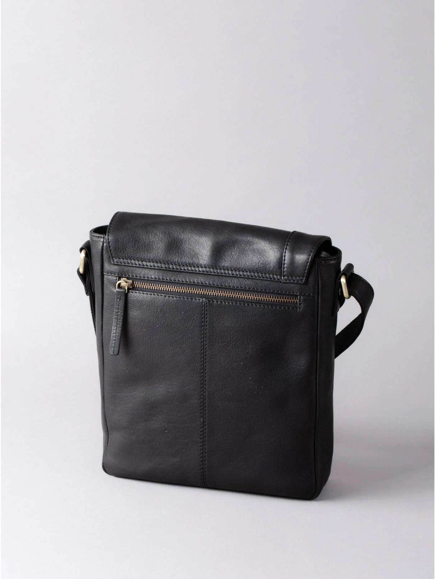 Keswick Medium Leather Messenger Bag